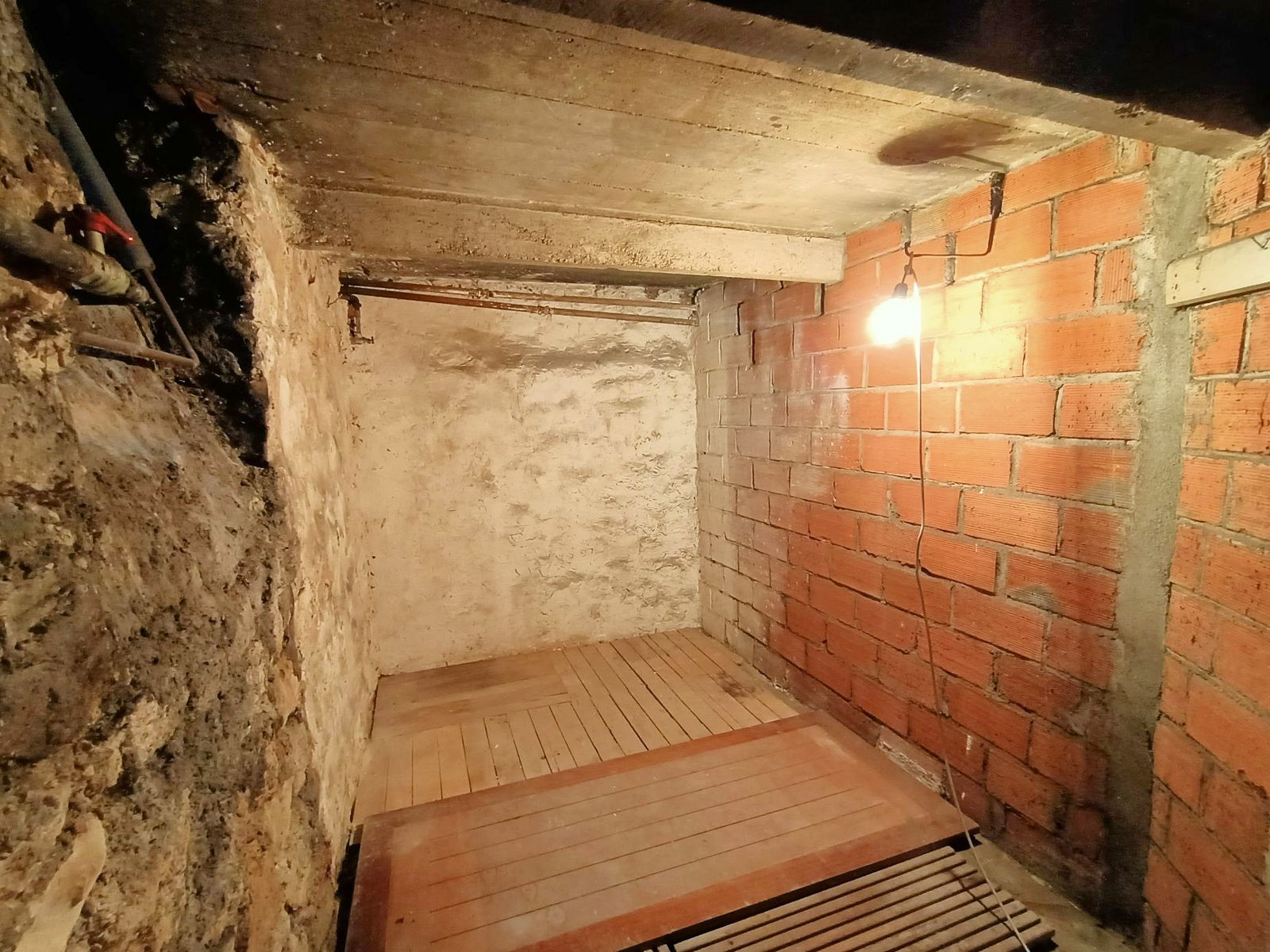Periode Passee Dans Une Cave Par Un Fromage Loue une cave aménagée Montparnasse - 9m² sur Gens de Confiance