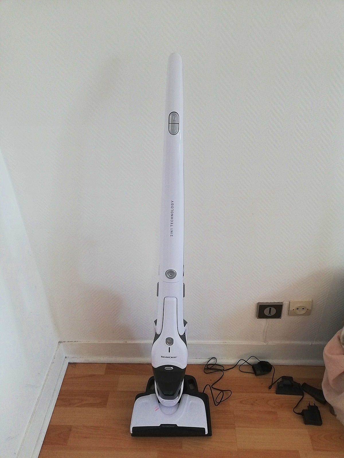 Aspirateur 2en1 sans fil Silvercrest sur Gens de Confiance