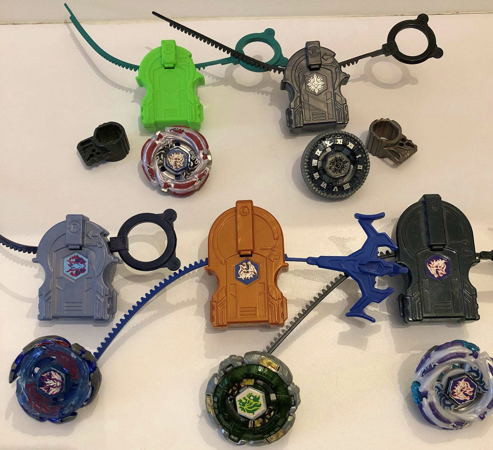 [Exclusivité GensDeConfiance] Vends Lot de 5 toupies Beyblade Metal Iconiques ancienne